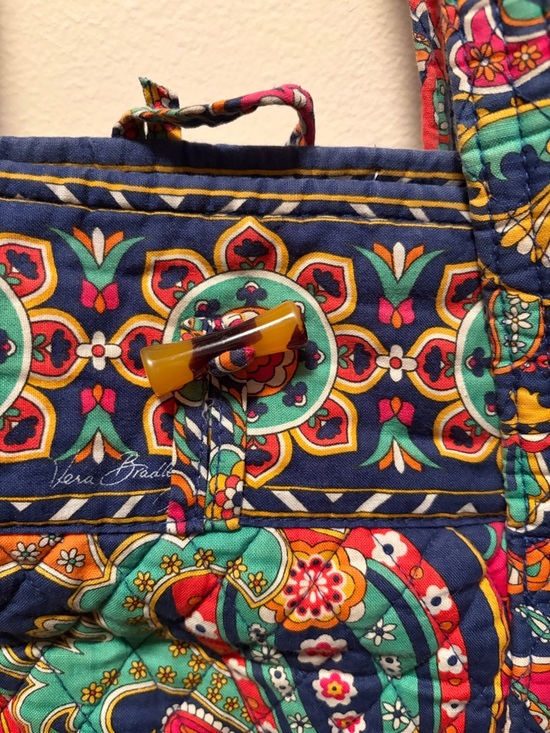 Vera Bradley Large Tote - Picture 5 of 9